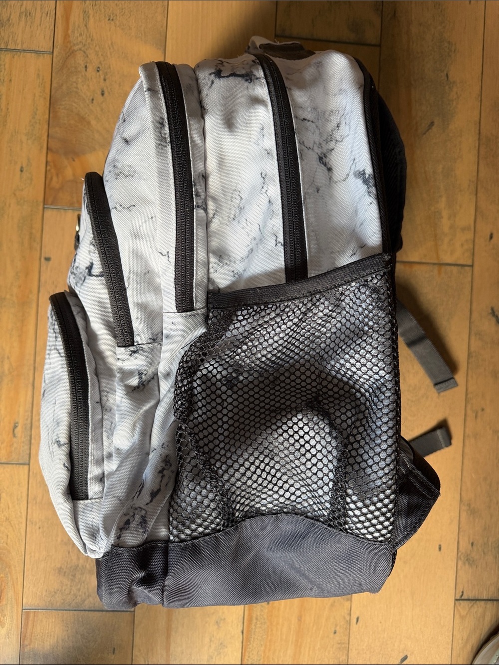 EXCELLENT Pottery Barn Teen White black Marble print quarry backpack XL - Picture 7 of 11